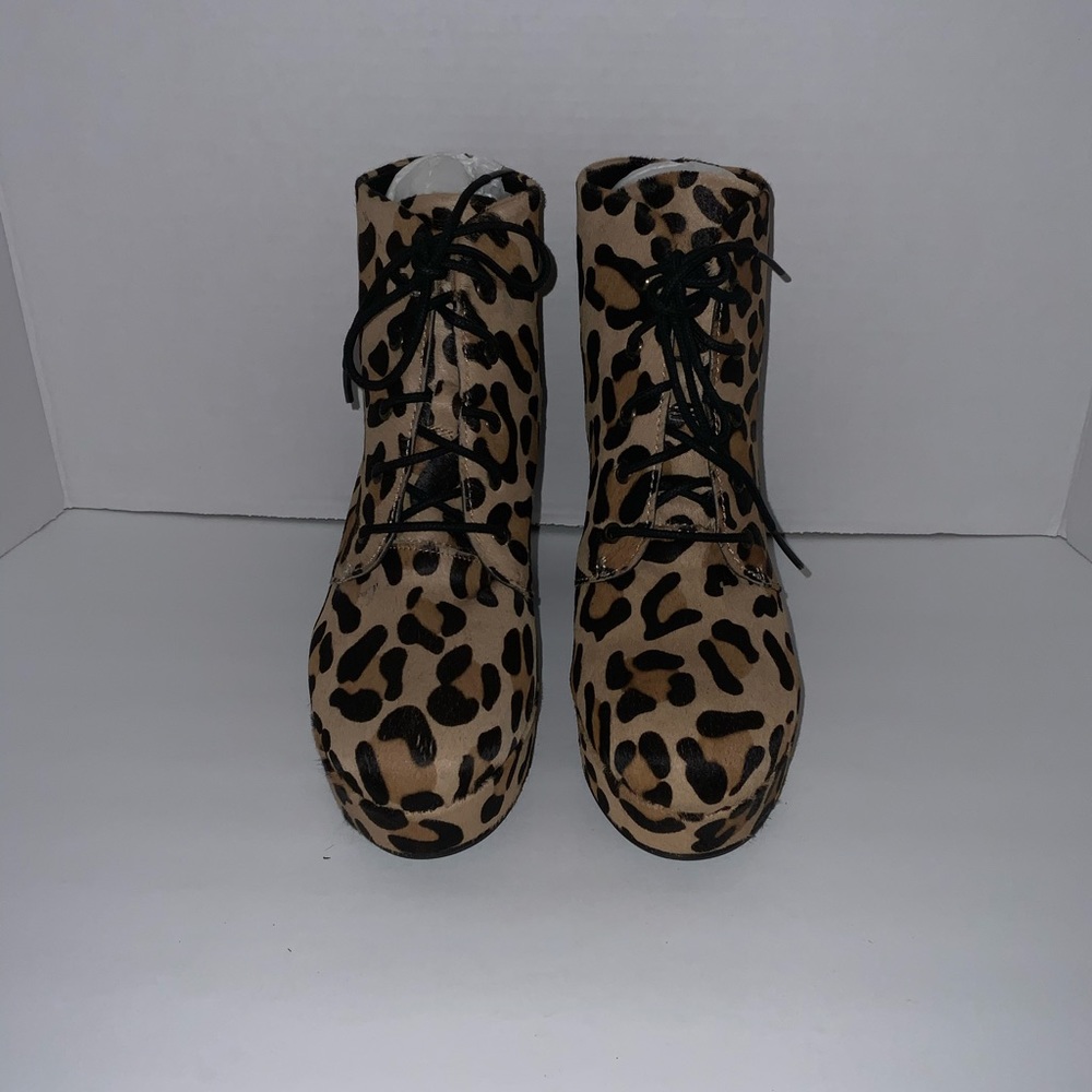 Women’s platform bootie